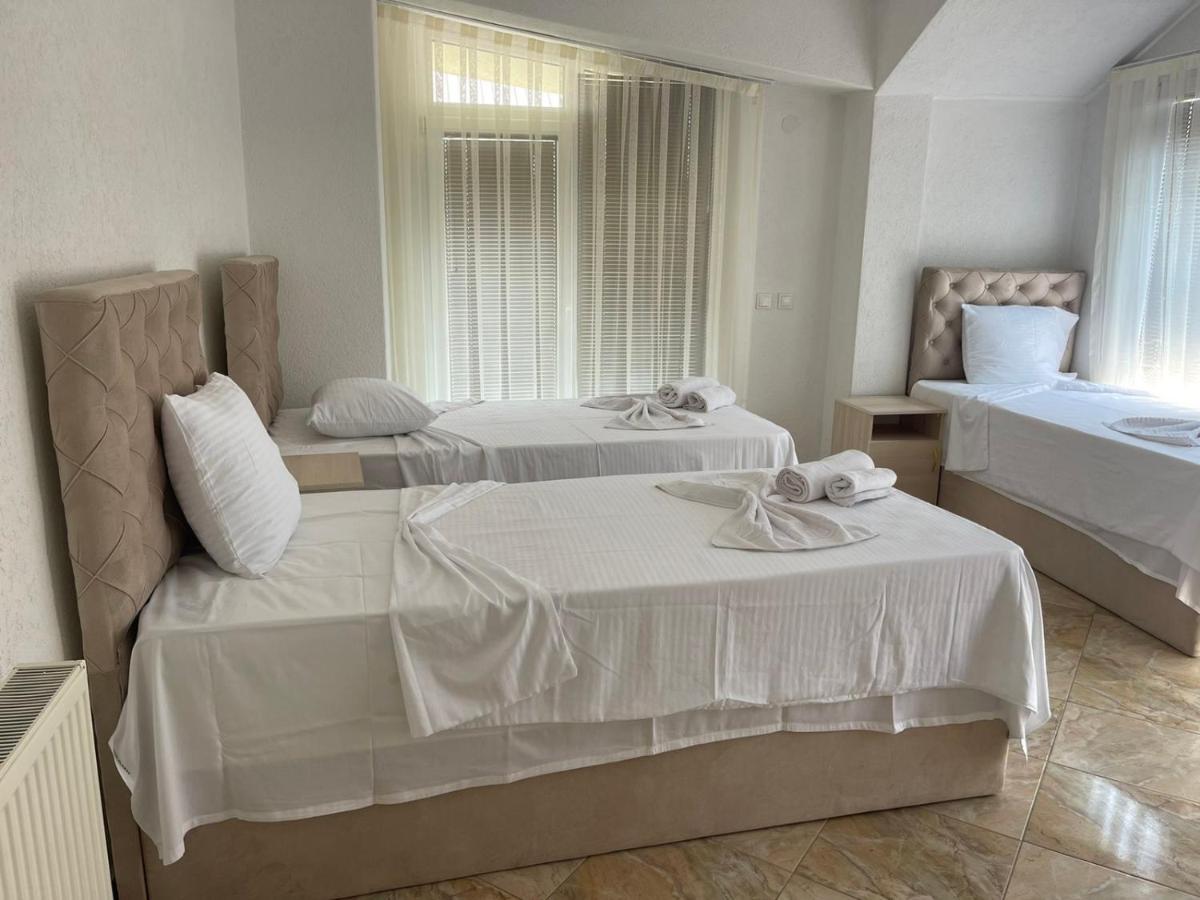 Hotel Montenegro Struga Exterior photo